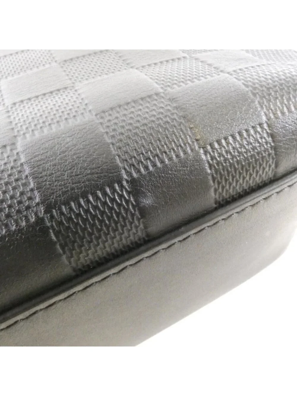 Louis Vuitton Damier Infini Discovery Messenger PM Shoulder